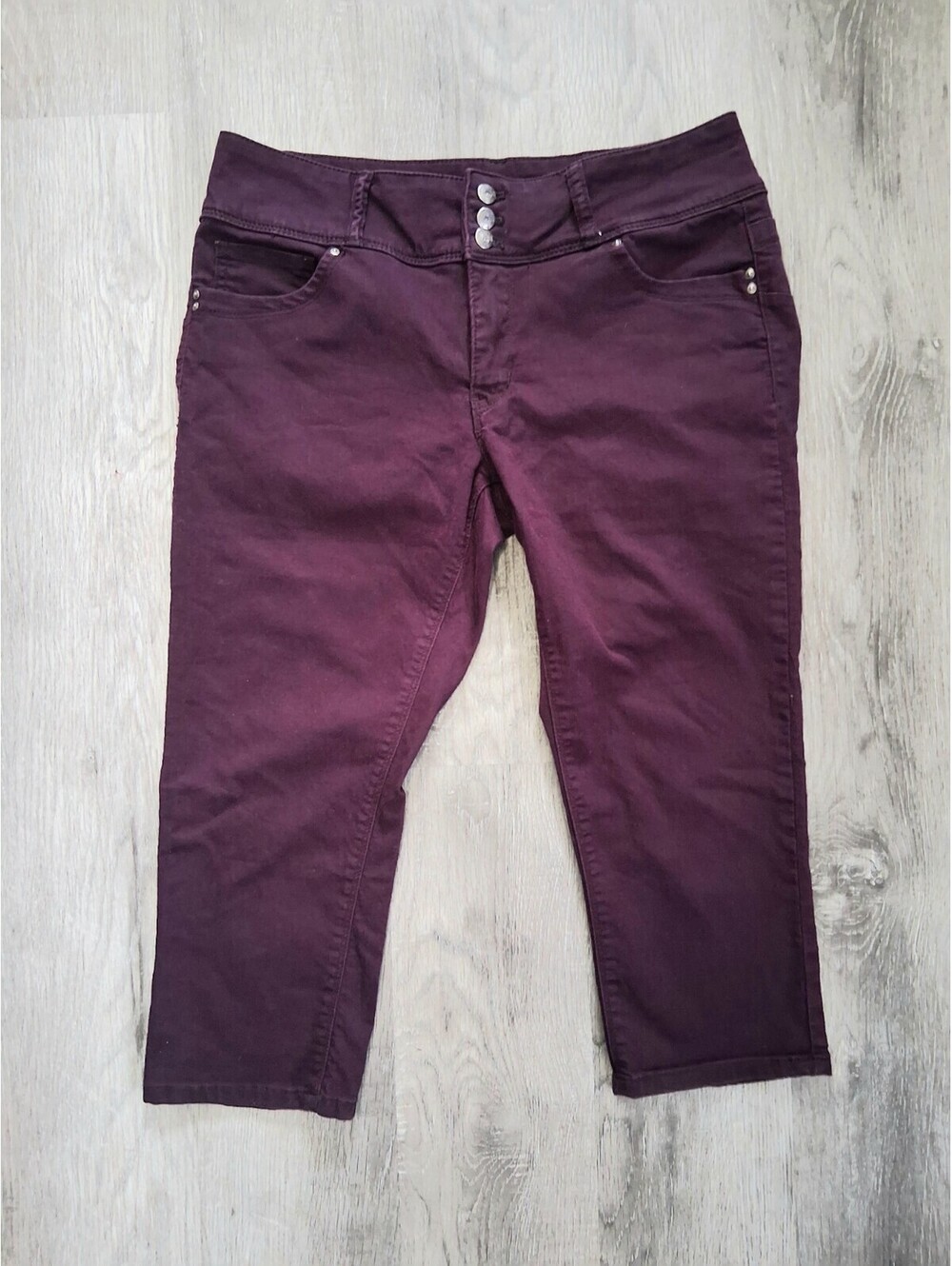 Warehouse One Bottoms Up Woman's Size 10, 31x18 Burgundy Skinny Capri Pants